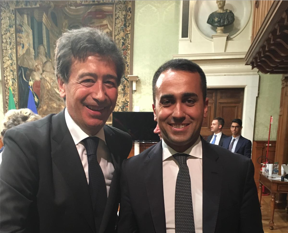 Giacomo Basso di Casartigiani e il Vicepremier Luigi Di Maio durante un incontro istituzionale